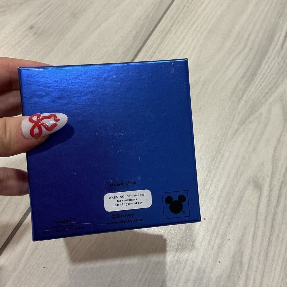 Disney fine silver-plated adjustable charm bracelet featuring a Mickey Mouse jac - Picture 4 of 4